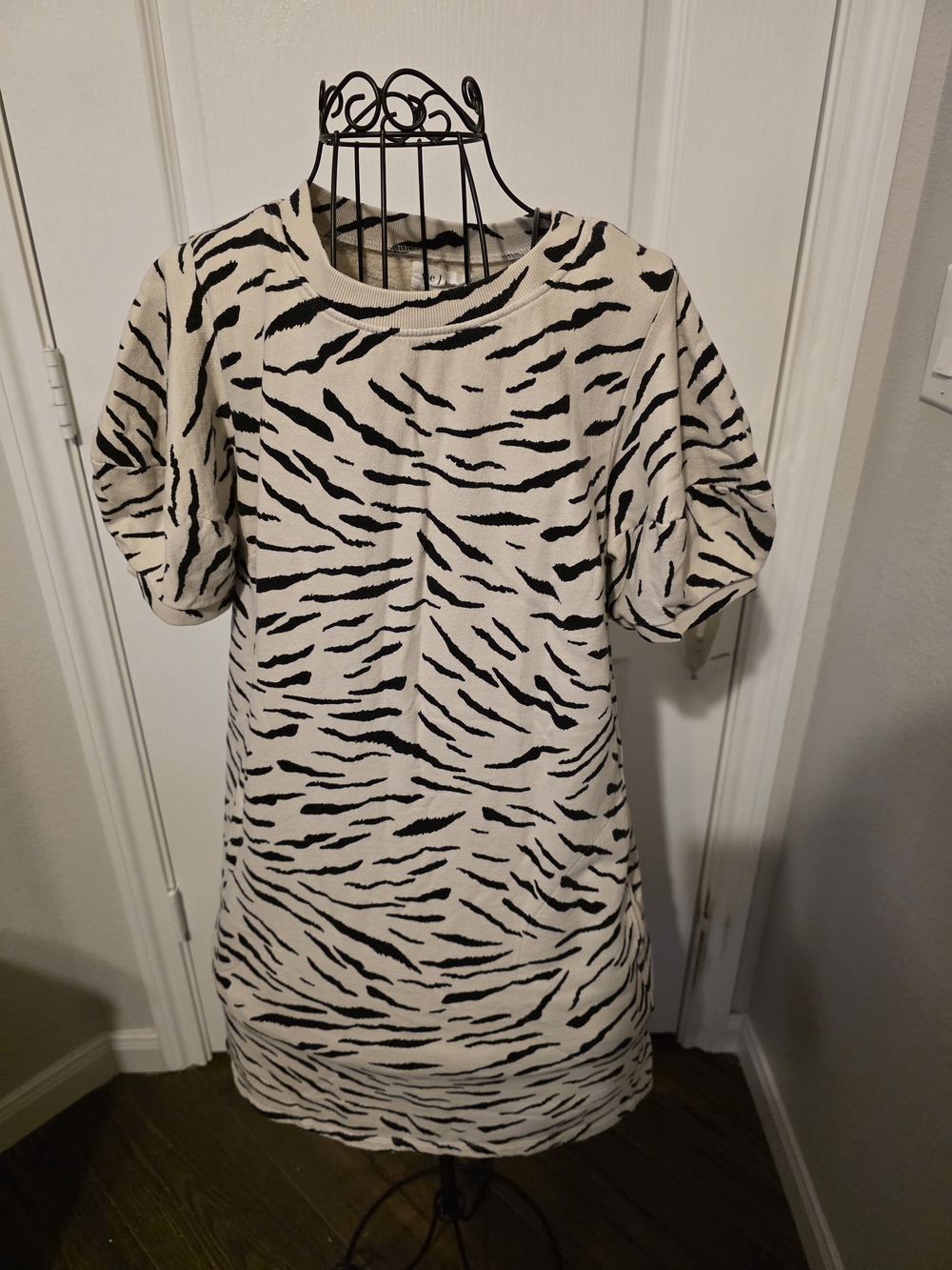 Zebra Print Short Sleeve Shift Dress - Black & Cream